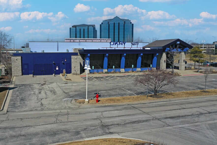 More Photos Of 781 N Milwaukee Ave, Wheeling Restaurant For Lease