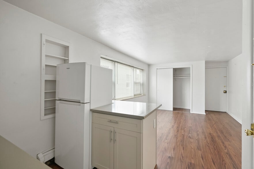 More Photos Of 80 S Washington St, Denver Apartments For Sale