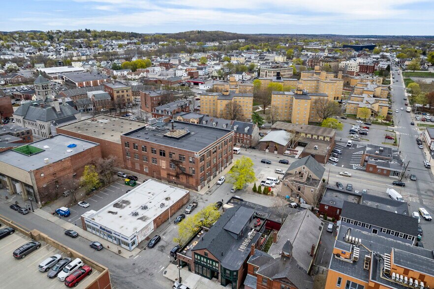More Photos Of 138-140 Middlesex St, Lowell Storefront Retail Office For Lease