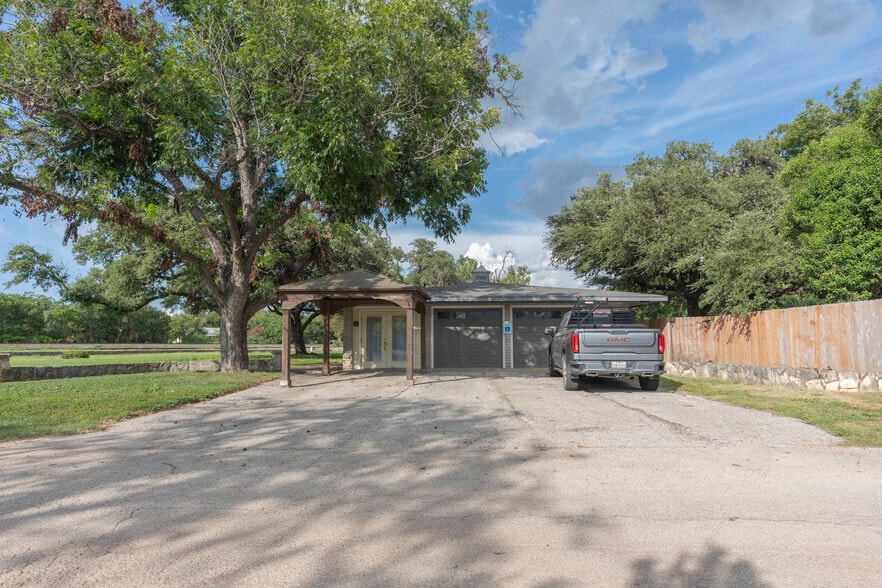 More Photos Of 310 Pfeil Rd, Cibolo Medical For Lease