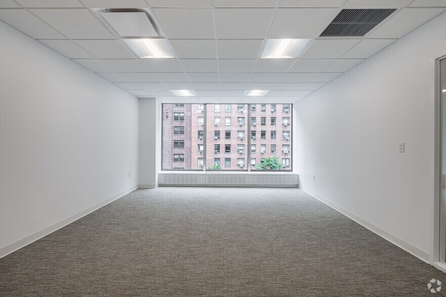 More Photos Of 866 United Nations Plz, New York Office For Sale