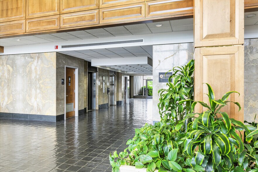 More Photos Of 5726 Marlin Rd, Chattanooga Office For Lease