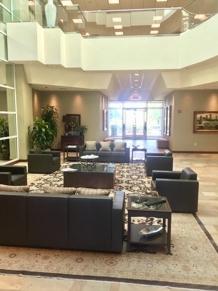 More Photos Of 1076 Highland Colony Pky, Ridgeland Office For Lease