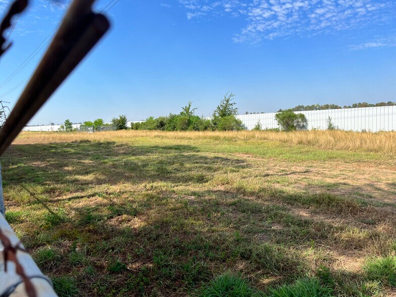 More Photos Of 17617 Aldine Westfield Rd, Houston Specialty For Sale