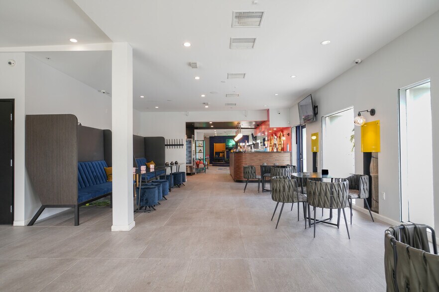 More Photos Of 353 S Palm Canyon Dr, Palm Springs Medical For Sale