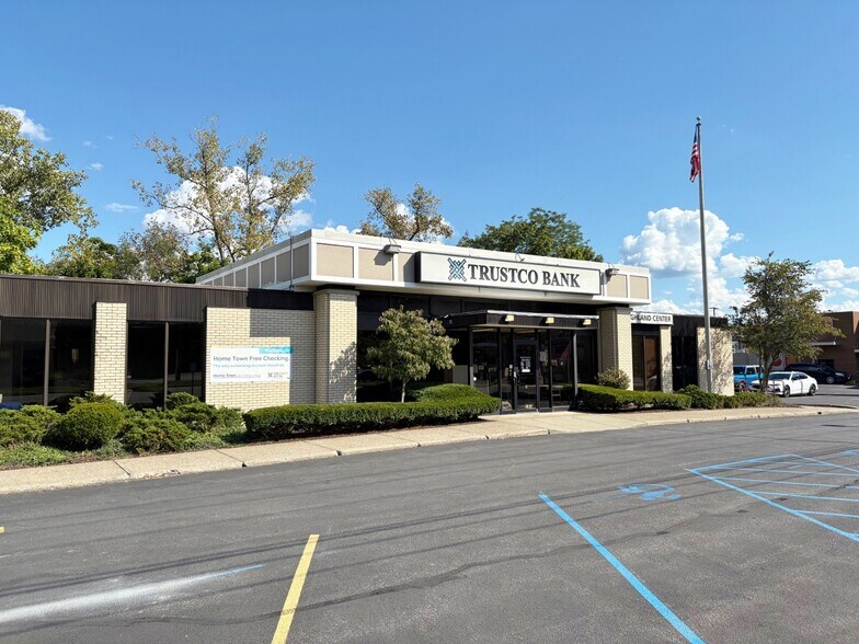 More Photos Of 3580 Us Highway 9w, Highland Bank For Lease