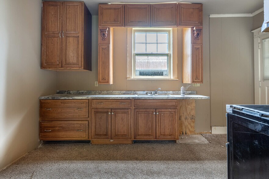 More Photos Of 405 E Spring St, Saint Marys Office Residential For Sale