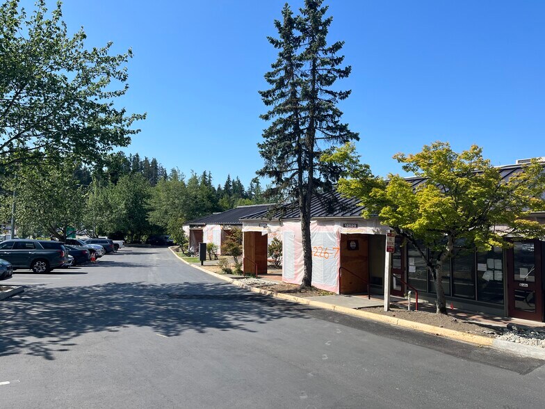 More Photos Of 12509-12523 130th Ln NE, Kirkland Unknown For Lease