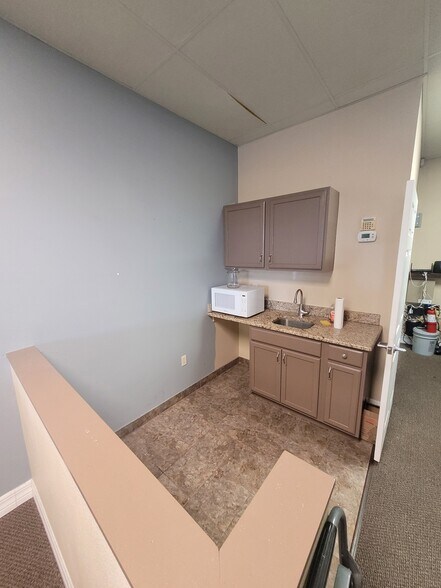 More Photos Of 5404 Hoover Blvd, Tampa Medical For Lease