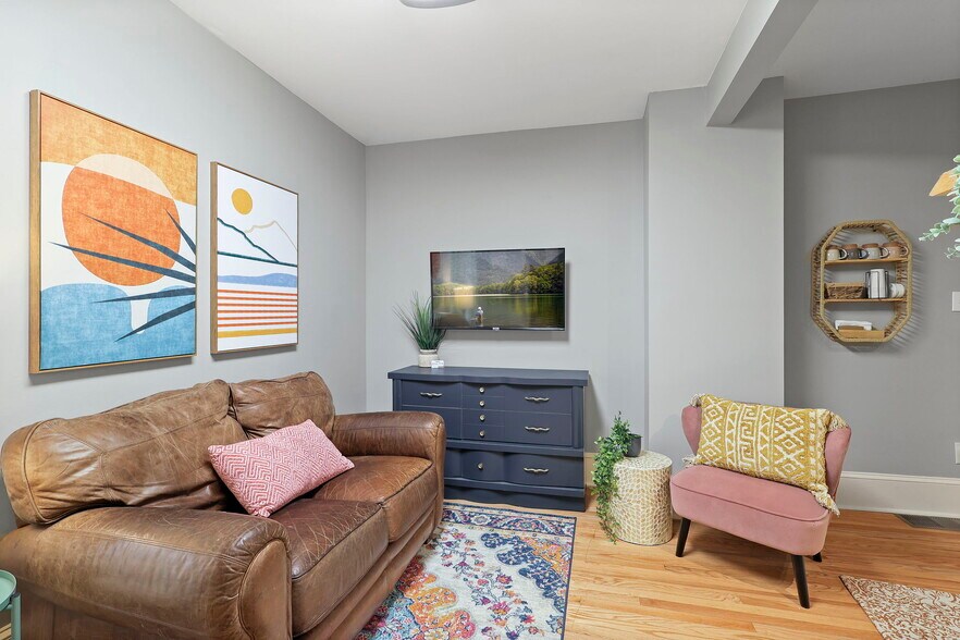 More Photos Of 100 S Railroad Ave, Damascus Apartments For Sale