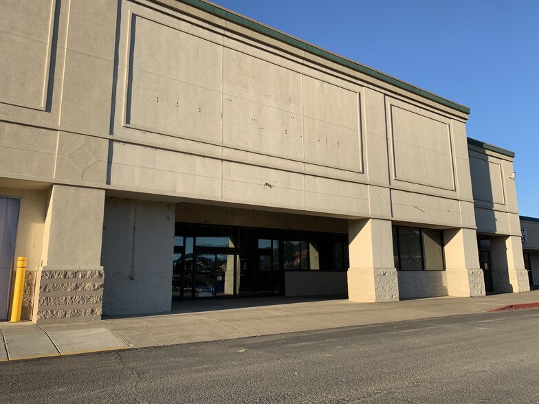More Photos Of 328-338 Dakota St, Sutherlin General Retail For Lease