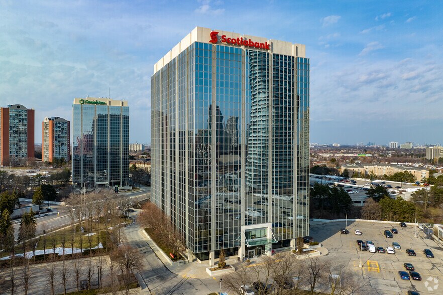 More Photos Of 1 Robert Speck Pky, Mississauga Unknown For Sale