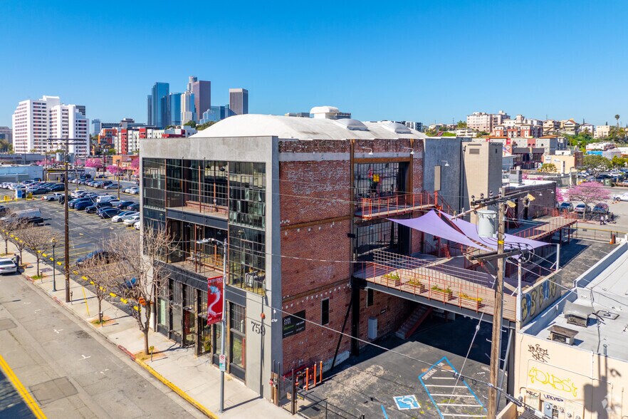 More Photos Of 759 N Spring St, Los Angeles Loft Creative Space For Lease