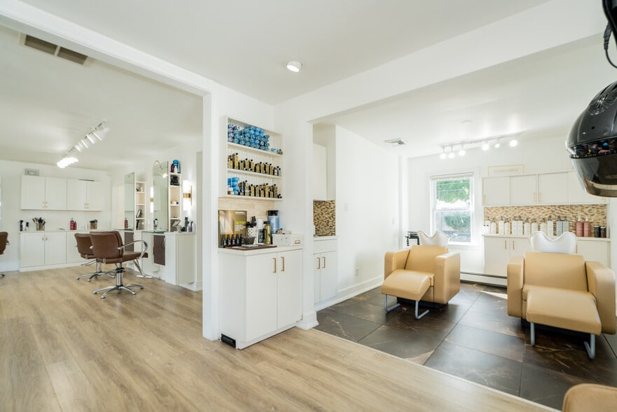 More Photos Of 1830 Western Ave, Albany Freestanding For Sale