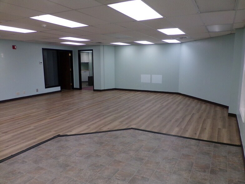 More Photos Of 401 Gilford Ave, Gilford Office For Lease