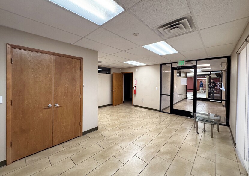 More Photos Of 2511-2517 Wyoming Blvd NE, Albuquerque Office For Sale