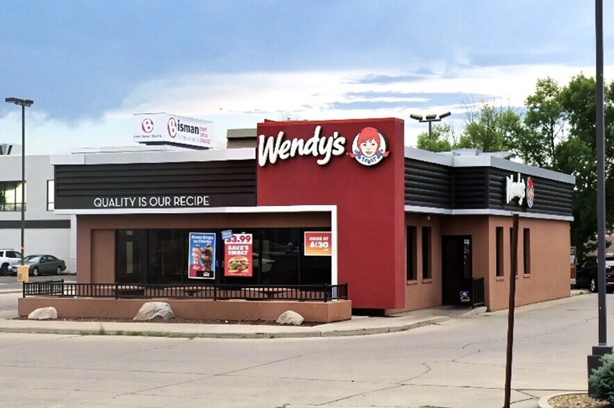 Primary Photo Of 900 E Bismarck Expy, Bismarck Fast Food For Lease