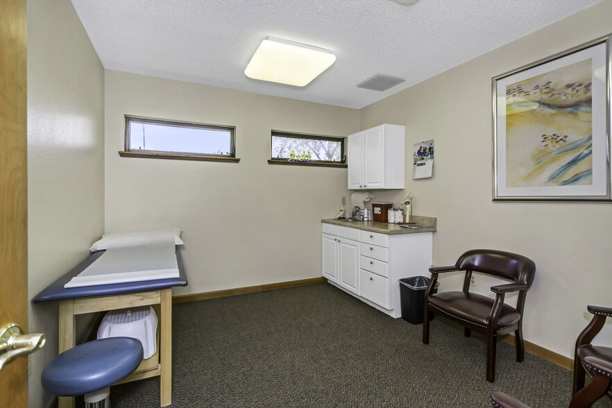 More Photos Of 701 N Hercules Ave, Clearwater Medical For Lease