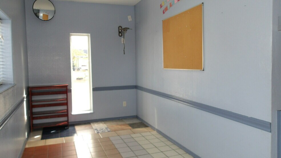 More Photos Of 505 Texas 100, Port Isabel Freestanding For Lease