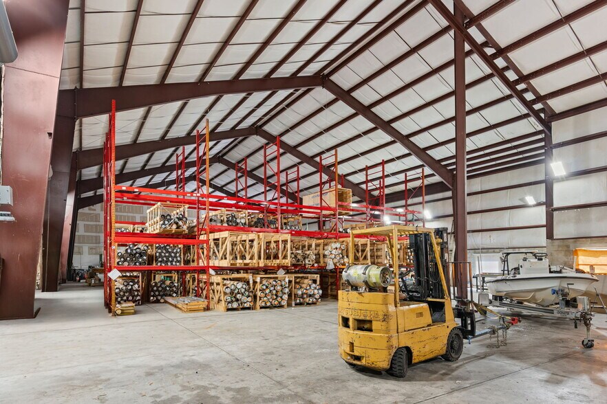 More Photos Of 585 Commonwealth Blvd, Port Orange Manufacturing For Sale