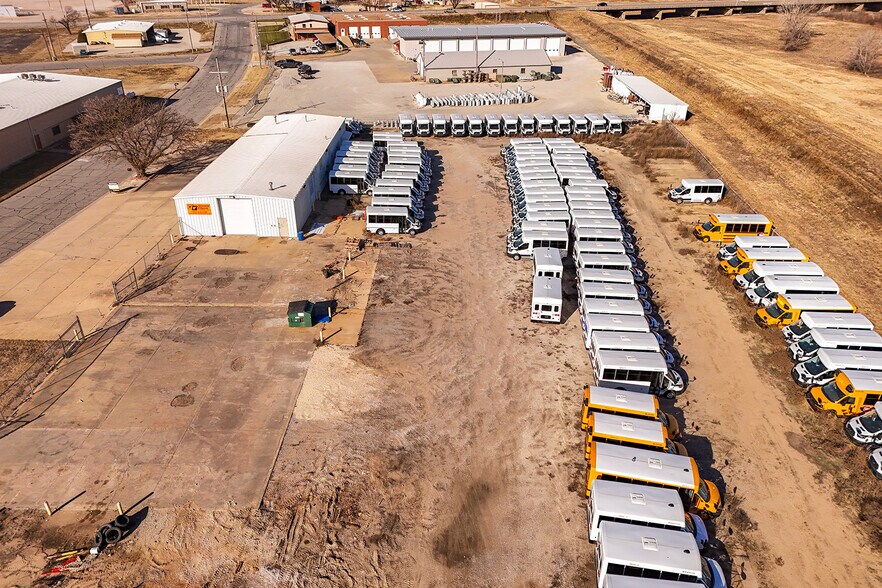 More Photos Of 130 E 10th Ave, South Hutchinson Industrial For Sale