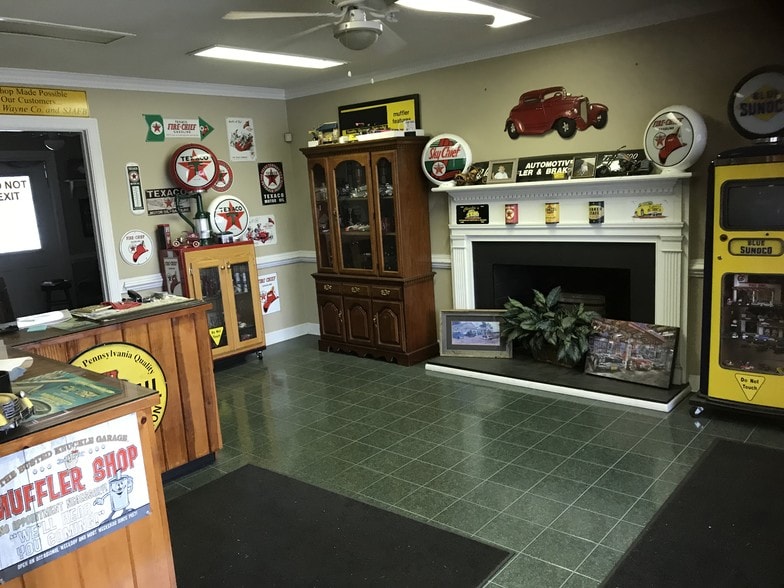More Photos Of 512 N Berkeley Blvd, Goldsboro Auto Repair For Lease