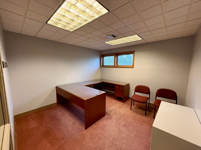 More Photos Of 321 S Blanchard St, Findlay Office For Sale