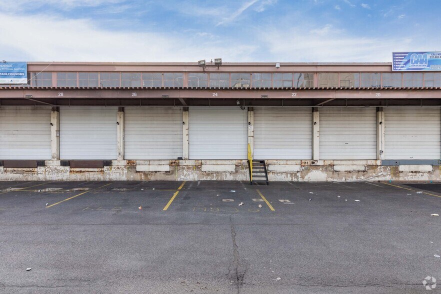 More Photos Of 460 Kingsland Ave, Brooklyn Truck Terminal For Lease
