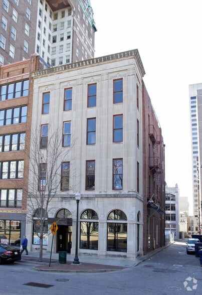 More Photos Of 119 S Court Ave, Memphis Storefront Retail Office For Sale