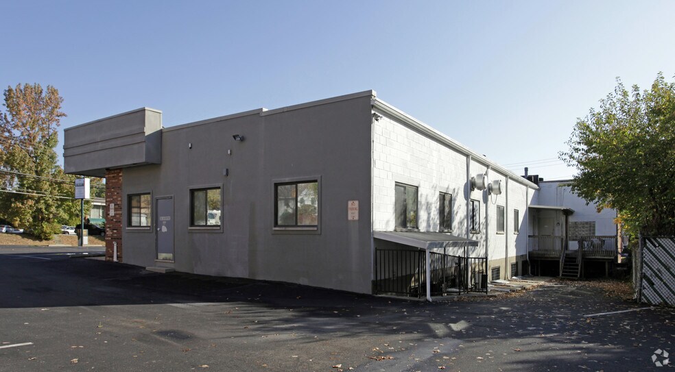 More Photos Of 7420 Montgomery Rd, Silverton Office For Lease