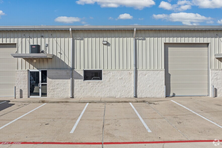 More Photos Of 15825 State Highway 249, Houston Unknown For Lease