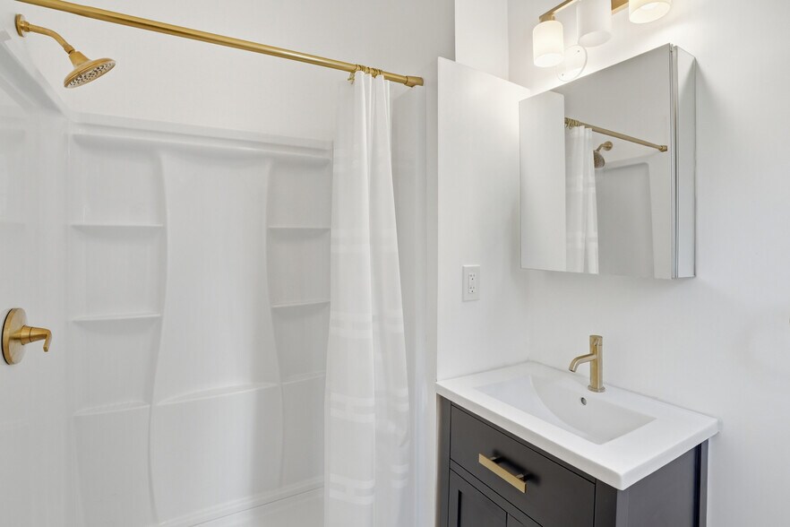 More Photos Of 313 C St SE, Washington Multifamily For Sale