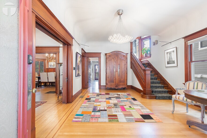 More Photos Of 2220 Capitol Ave, Sacramento Apartments For Sale