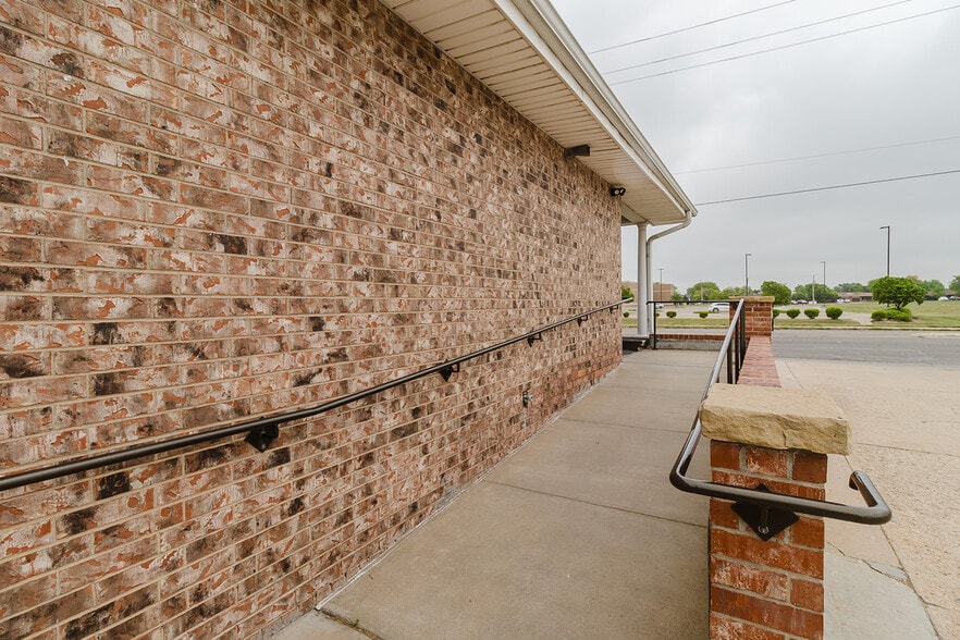 More Photos Of 1319 E 17th Ave, Hutchinson Religious Facility For Sale