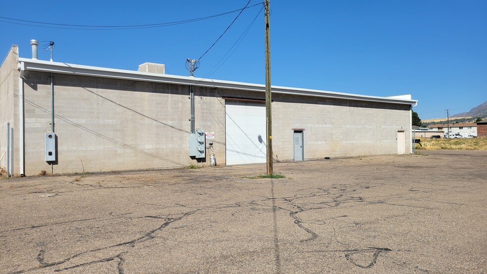 Primary Photo Of 1964 N 400 E, North Ogden General Retail For Lease