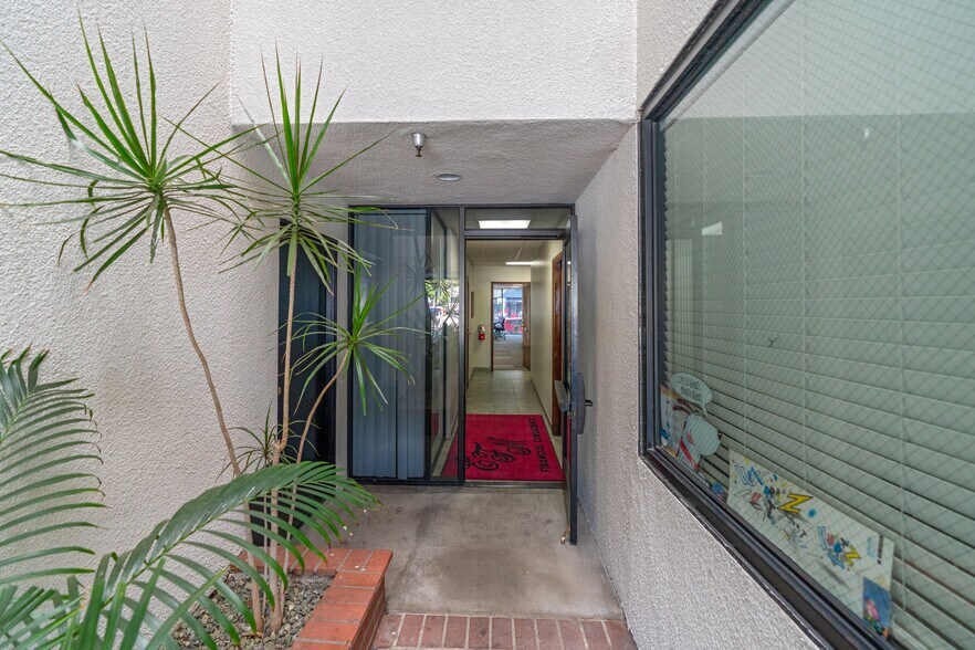 More Photos Of 1023 N Hollywood Way, Burbank Office For Lease