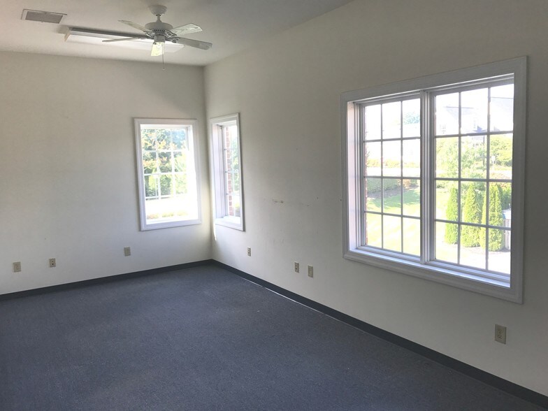 More Photos Of 2051 Northwestern Pike, Winchester Bank For Lease