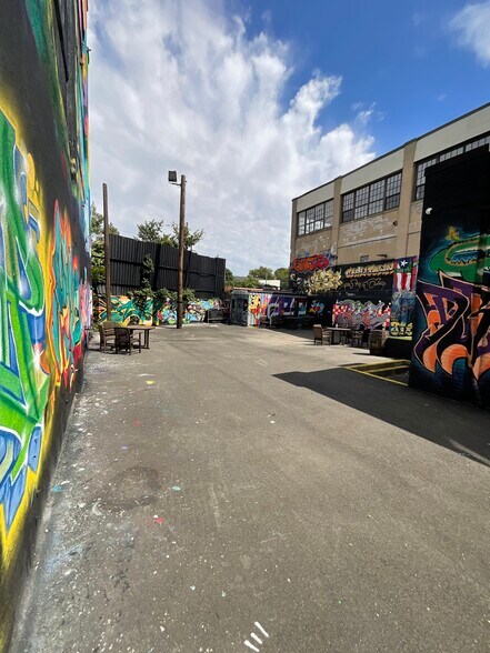 More Photos Of 86-90 Forrest St, Jersey City Warehouse For Lease