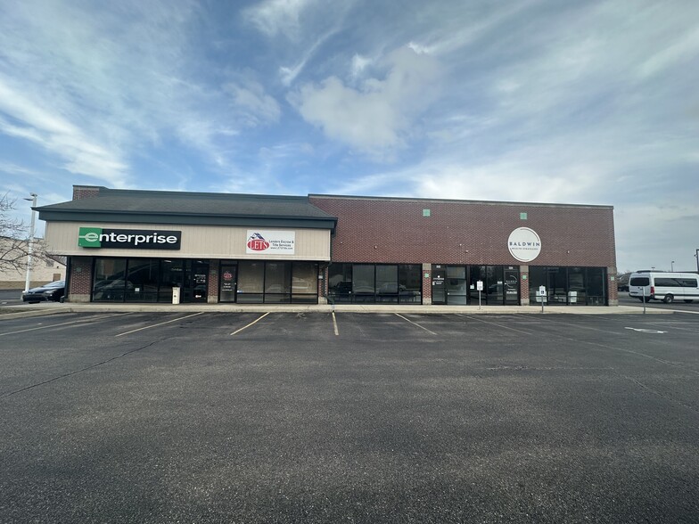 More Photos Of 496 N Town Center Rd, Mooresville Medical For Lease