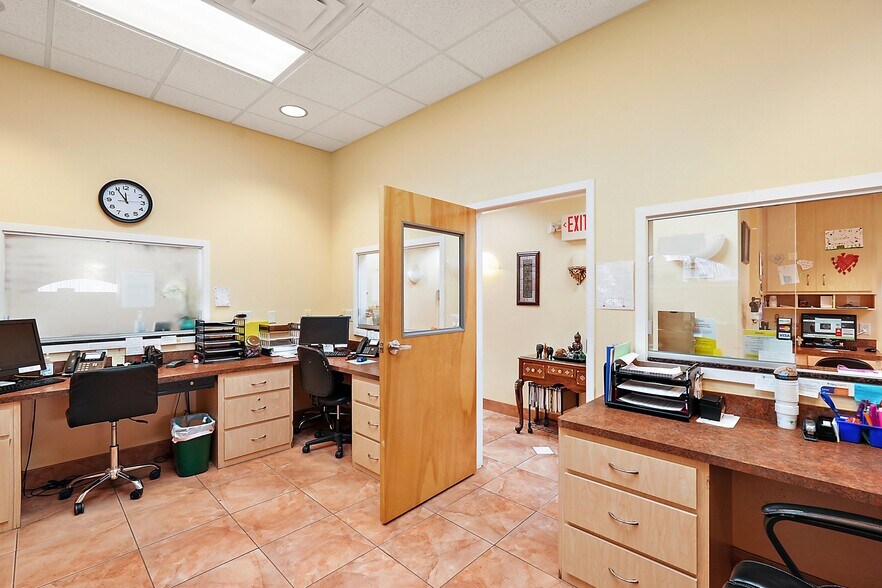 More Photos Of 1414 E Main St, Leesburg Medical For Lease