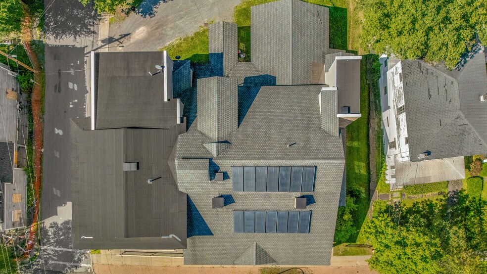 More Photos Of 56 Main St, Stamford Hotel For Sale