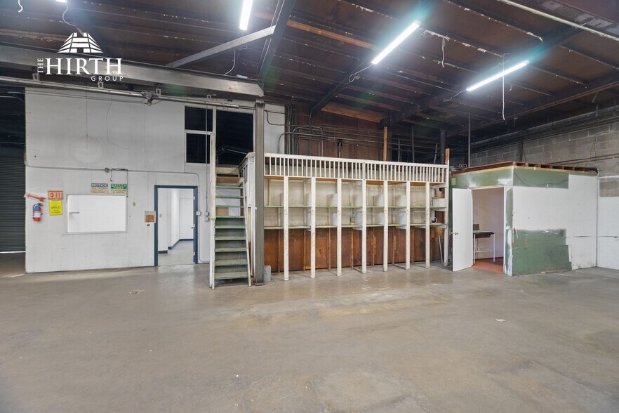 More Photos Of 8625 Avalon Blvd, Los Angeles Distribution For Sale