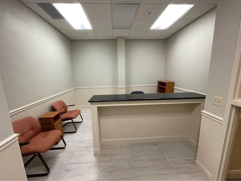 More Photos Of 5602 Marquesas Cir, Sarasota Office For Sale