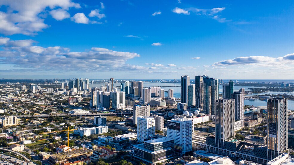 More Photos Of 161 NW 6th St, Miami Office For Lease