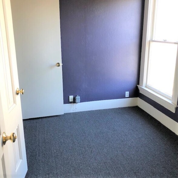 More Photos Of 2242 Washington Ave, San Leandro Office For Sale