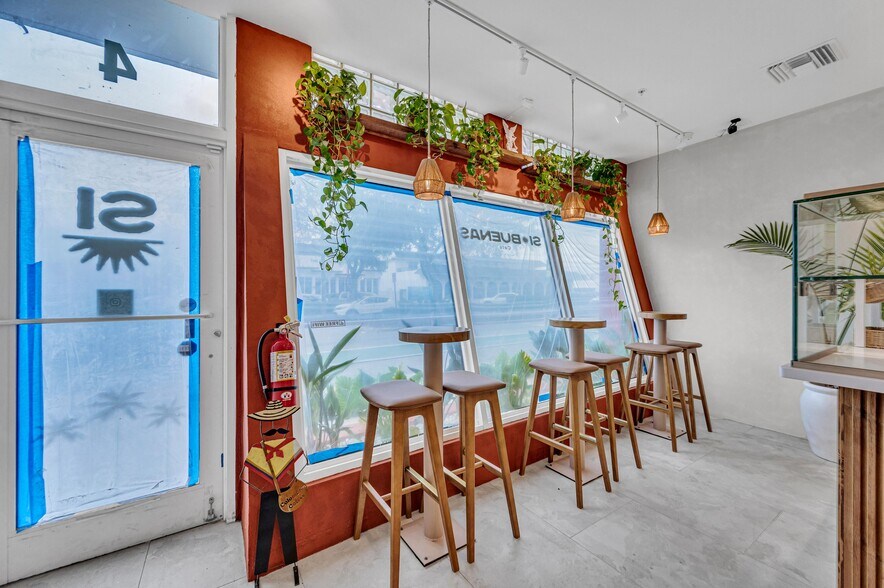 More Photos Of 815 NE 13th St, Fort Lauderdale Freestanding For Sale