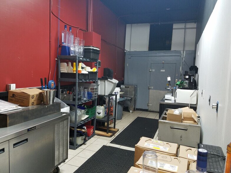 More Photos Of 2804 W Michigan Ave, Kalamazoo Storefront For Lease