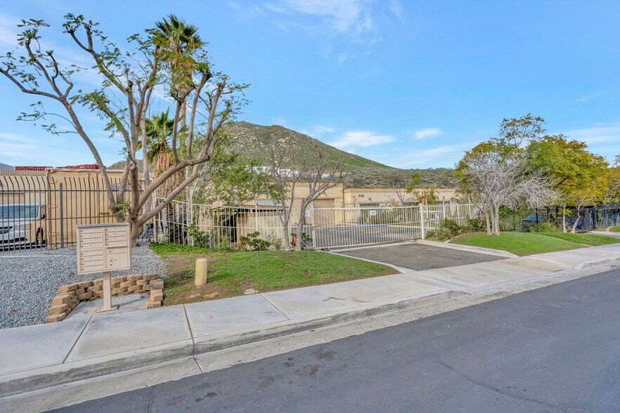 More Photos Of 1737 Production Cir, Jurupa Valley Warehouse For Sale