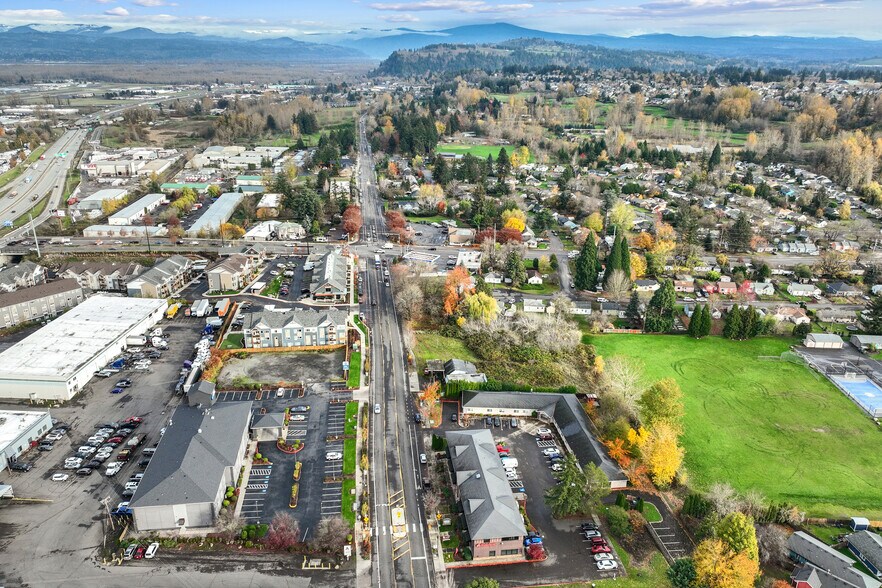 More Photos Of 23424 NE Halsey St, Wood Village Storefront Retail Office For Sale