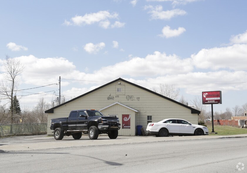 More Photos Of 20 Montée Lasaline, St-Constant Storefront For Sale